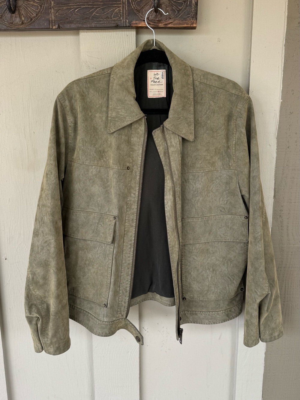 Vintage-Inspired Suede Jacket in Olive Green